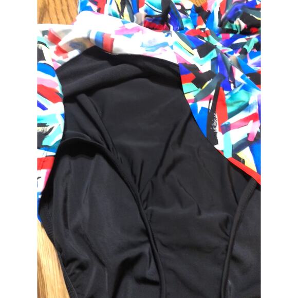 Croft & Barrow Ladies One Piece Geometric Multi Color Swimsuit Size 12 Swimwear - Picture 4 of 8